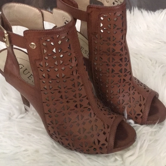 Heels - Picture 3 of 3